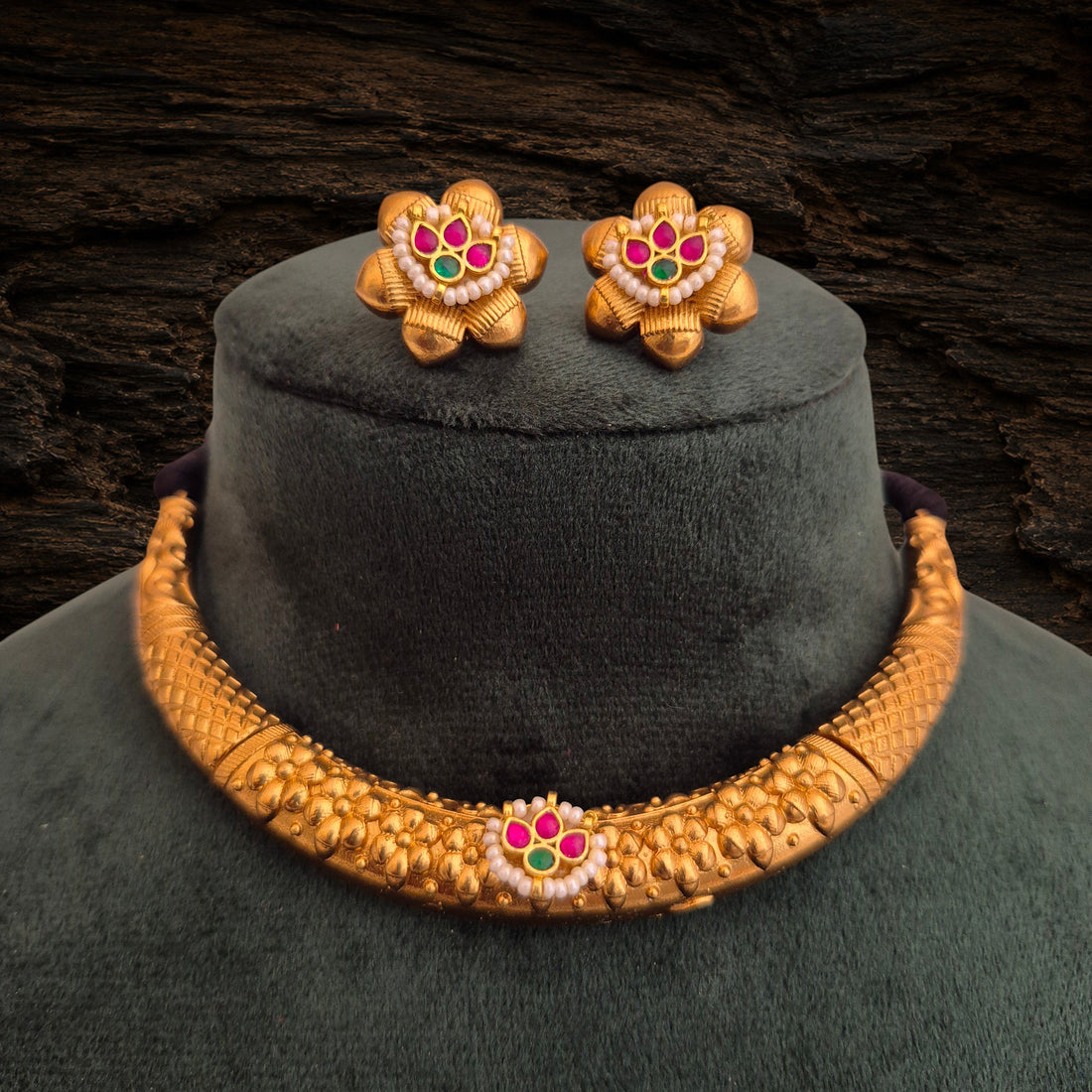 Antique Pachi Kundan Hasli Necklace Set