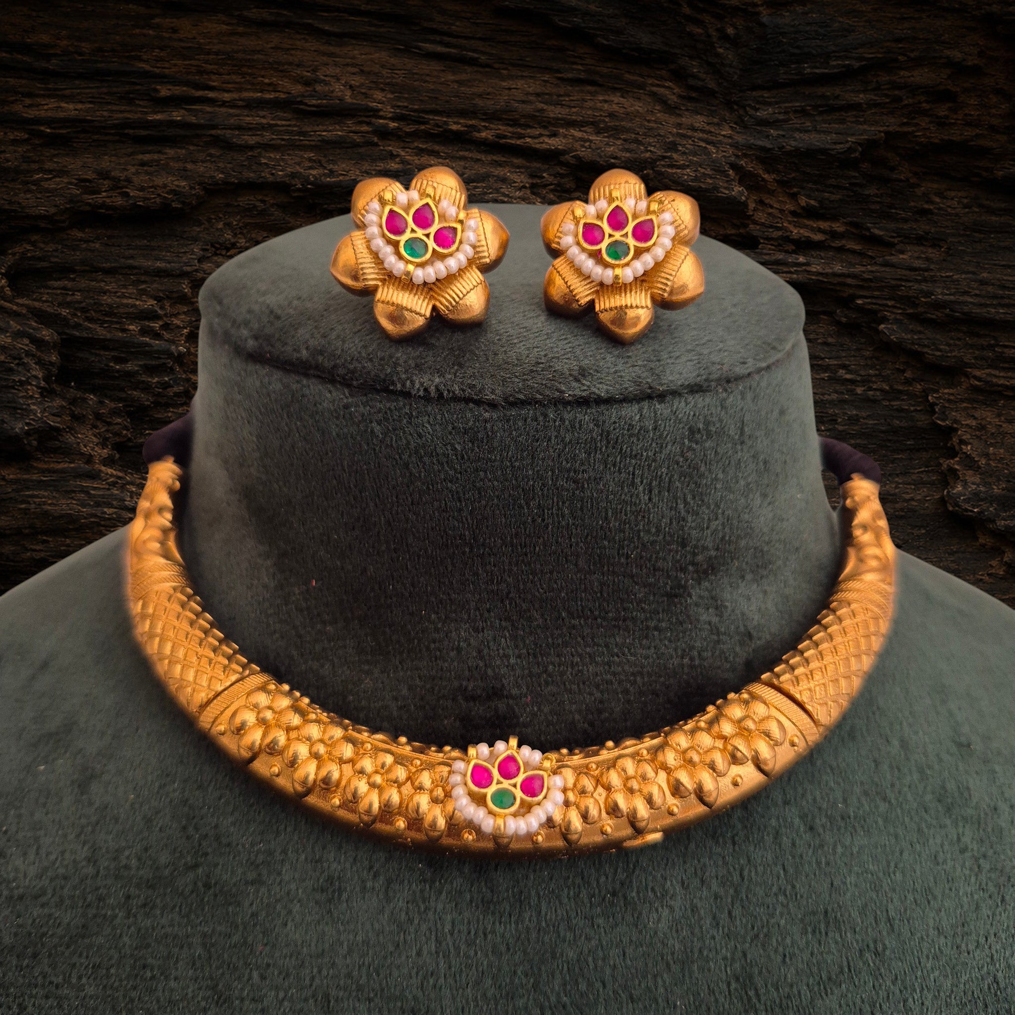 Antique Pachi Kundan Hasli Necklace Set