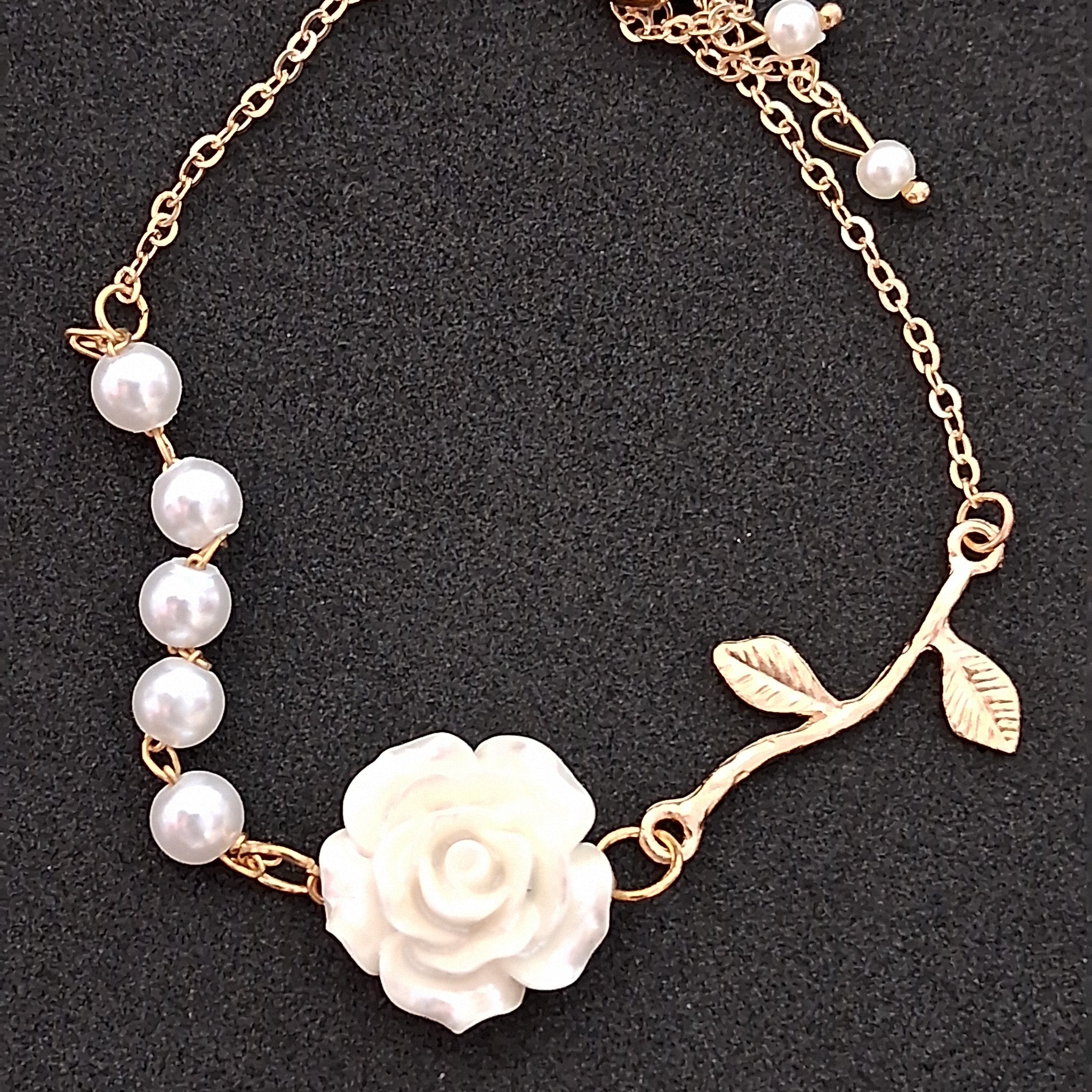 Camellia Flower Pearl Bracelet (MURB1002)