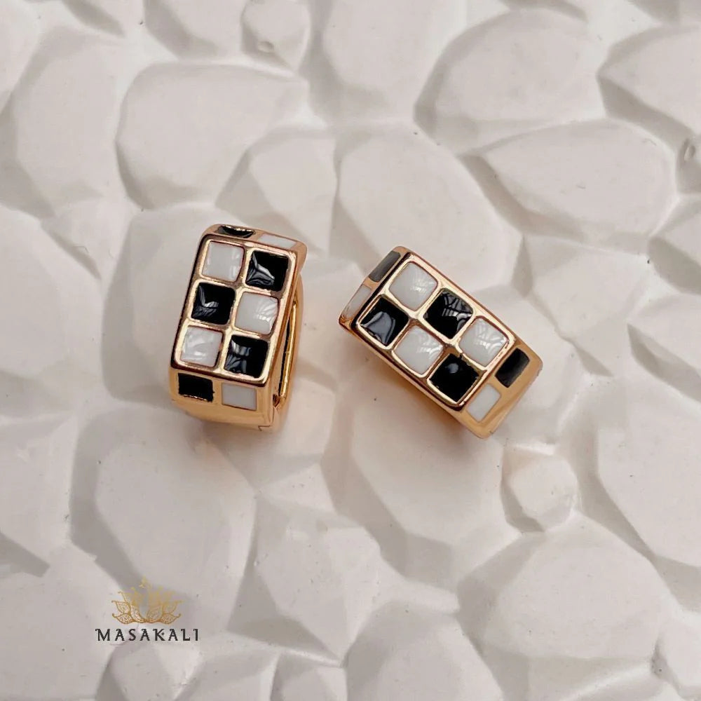 Checkered Pattern Dainty Hoop Earrings