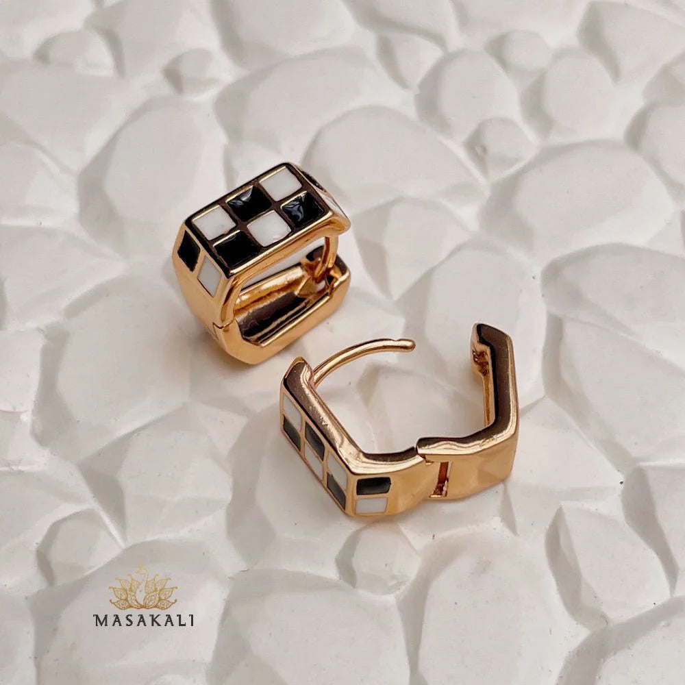 Checkered Pattern Dainty Hoop Earrings