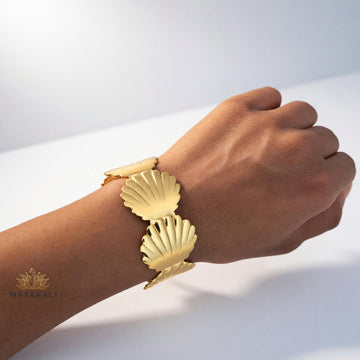 Gold-Plated Chunky Seashell Cuff Bracelet