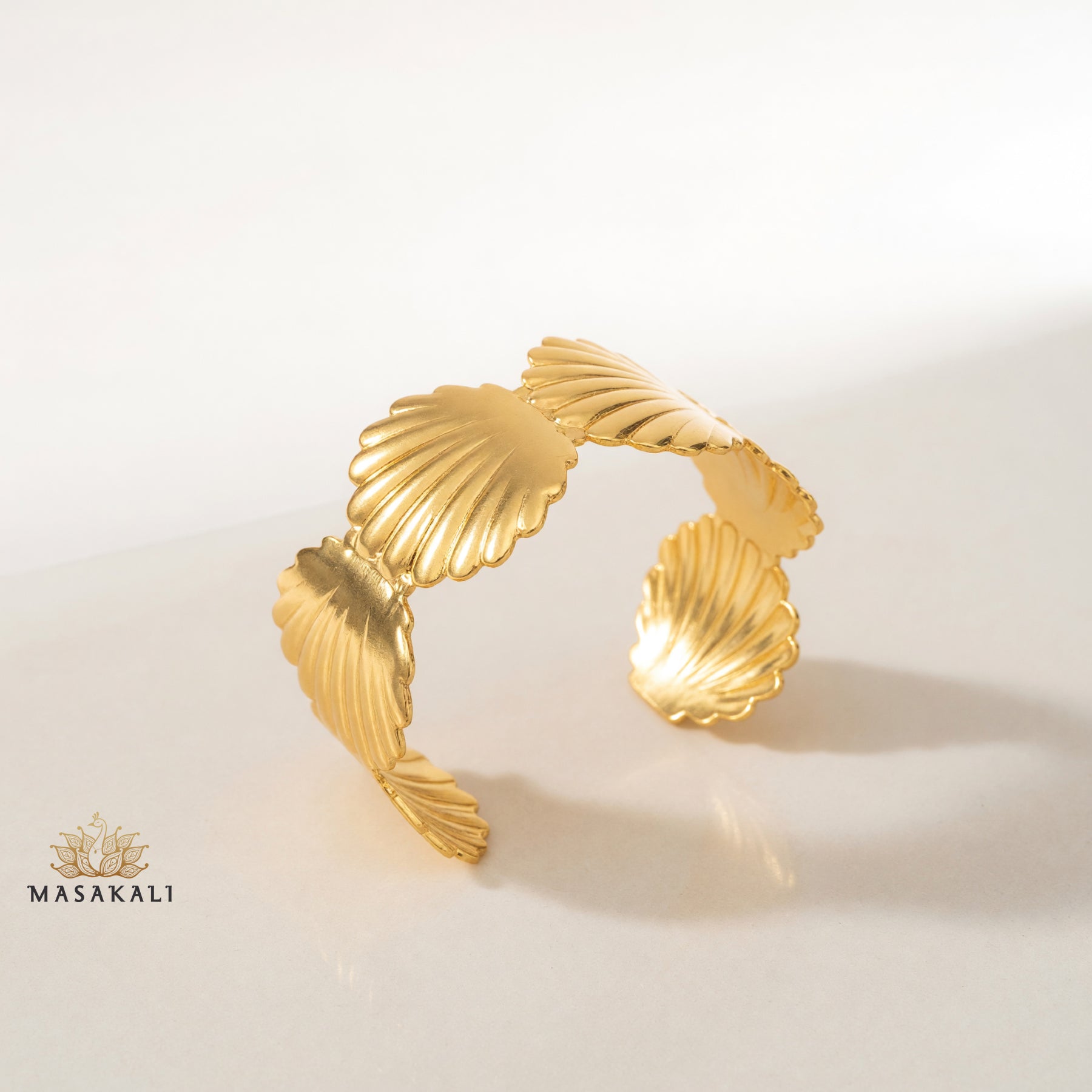 Gold-Plated Chunky Seashell Cuff Bracelet