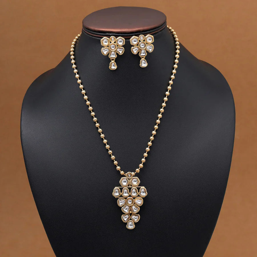 Gold-Plated Rajwadi Kundan Haar Necklace Set For Women