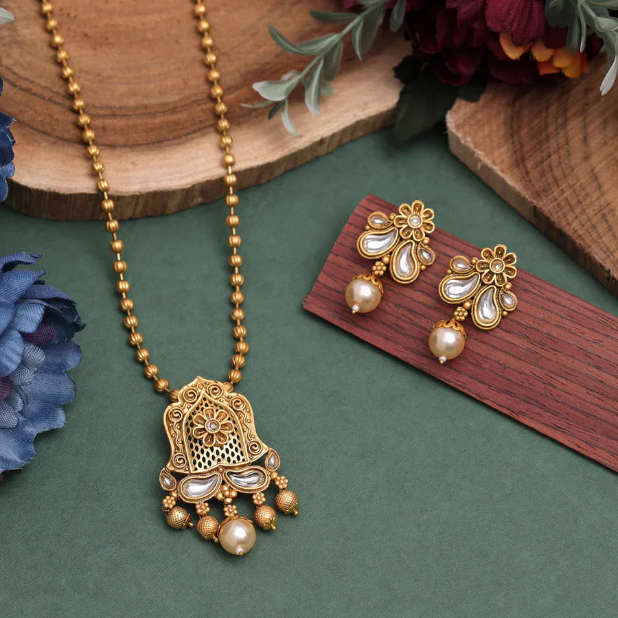 Gold-Toned Kundan & Pearl Studded Designer Haar Necklace Set