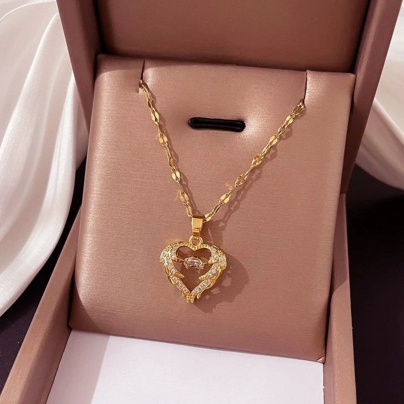 Golden Heart-Shaped Dancing Diamond Rhinestone Pendant Necklace