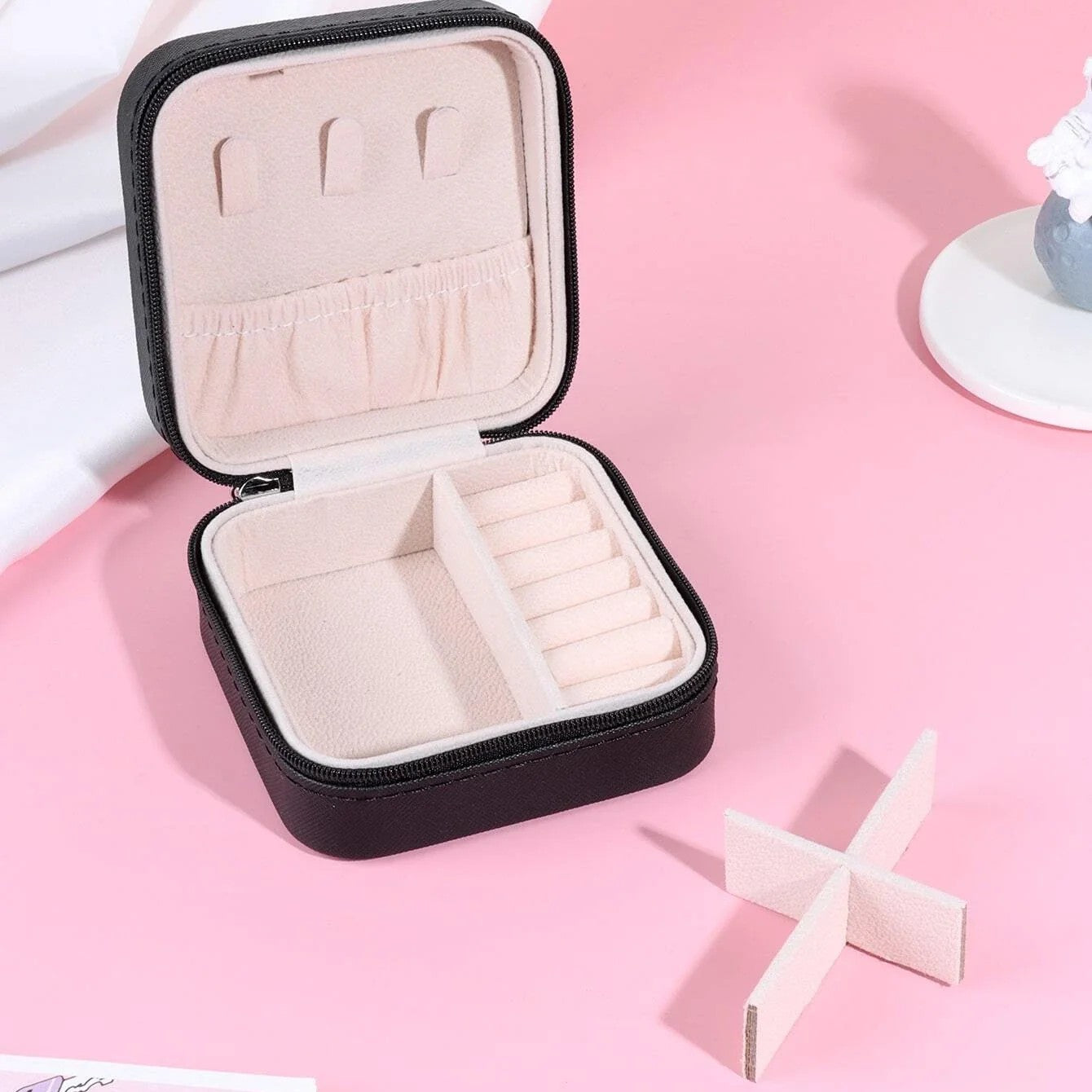 Masakali Jewellery Storage Box, PU Leather Jewellery Organiser For Women - Black