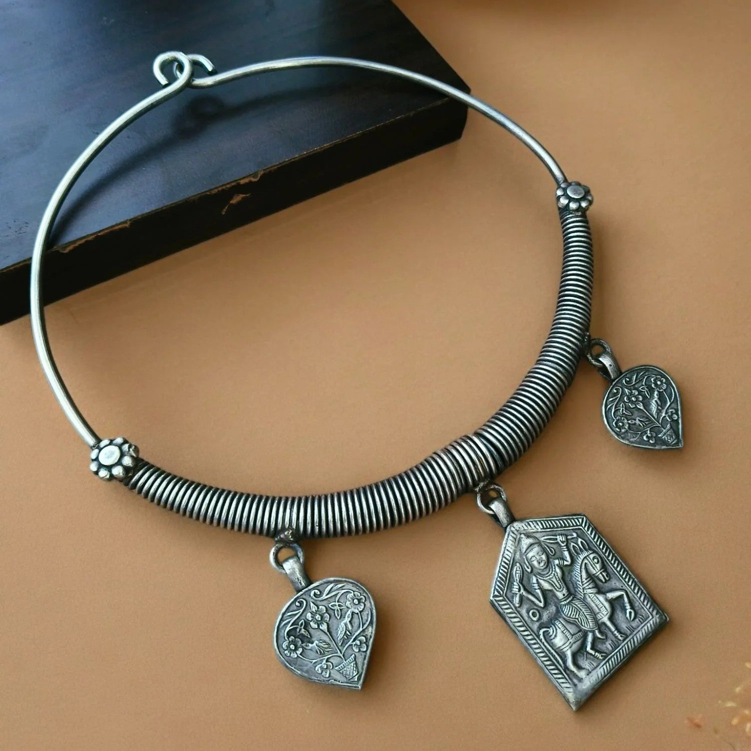 Silver-Lookalike Tribal Pendant Warrior Amulet Hasli Choker Necklace