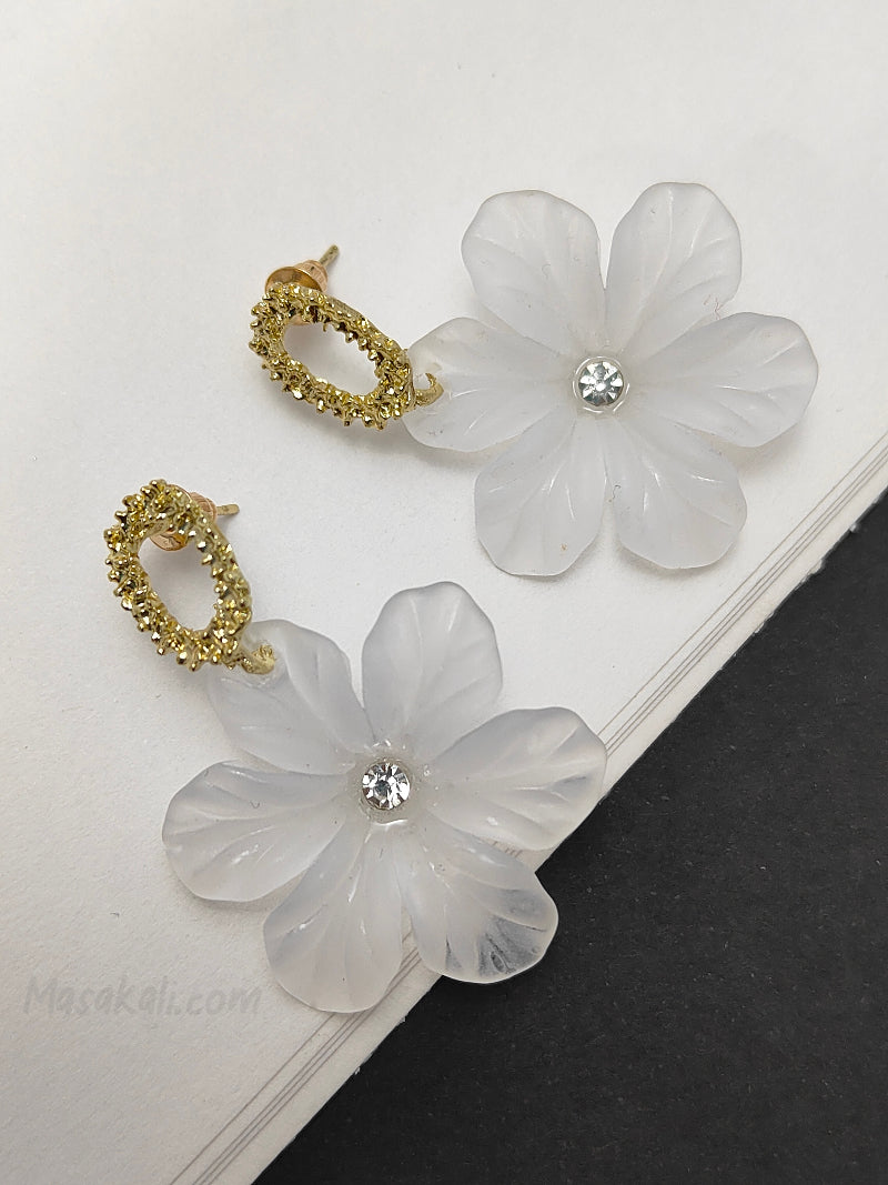 White Floral Earrings, Acrylic Flower Petal Dangle Earrings Cute Jewellery (MMIN1002)